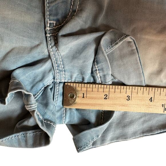 BKE Denim Stella Shorts Sz 28 | Light Wash Distressed Look Low Rise Jean Cutoffs - Picture 11 of 12